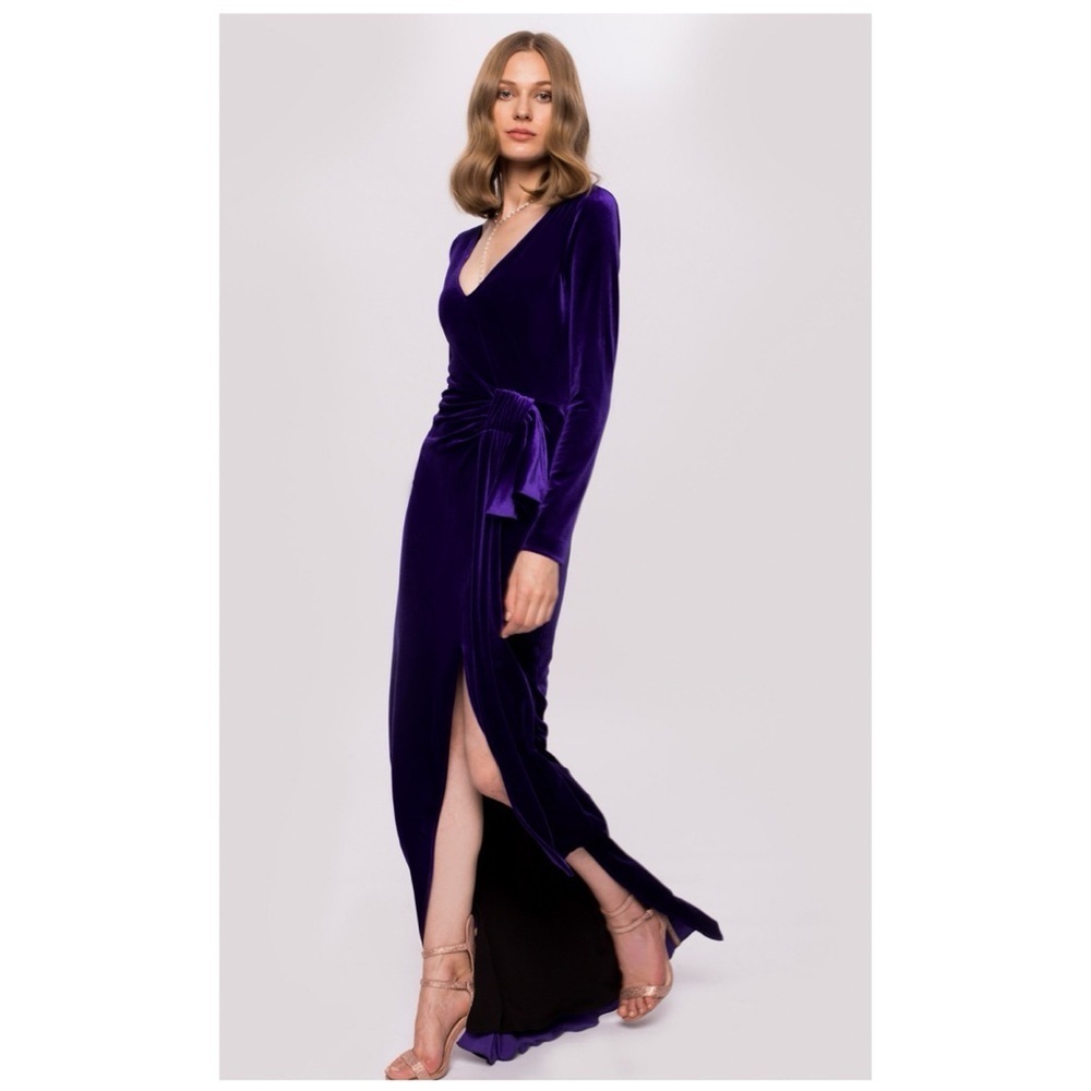 Nissa Velvet Maxi Gown sz: 4 S Deep Purple Long Sleeve High Slit Formal Dress